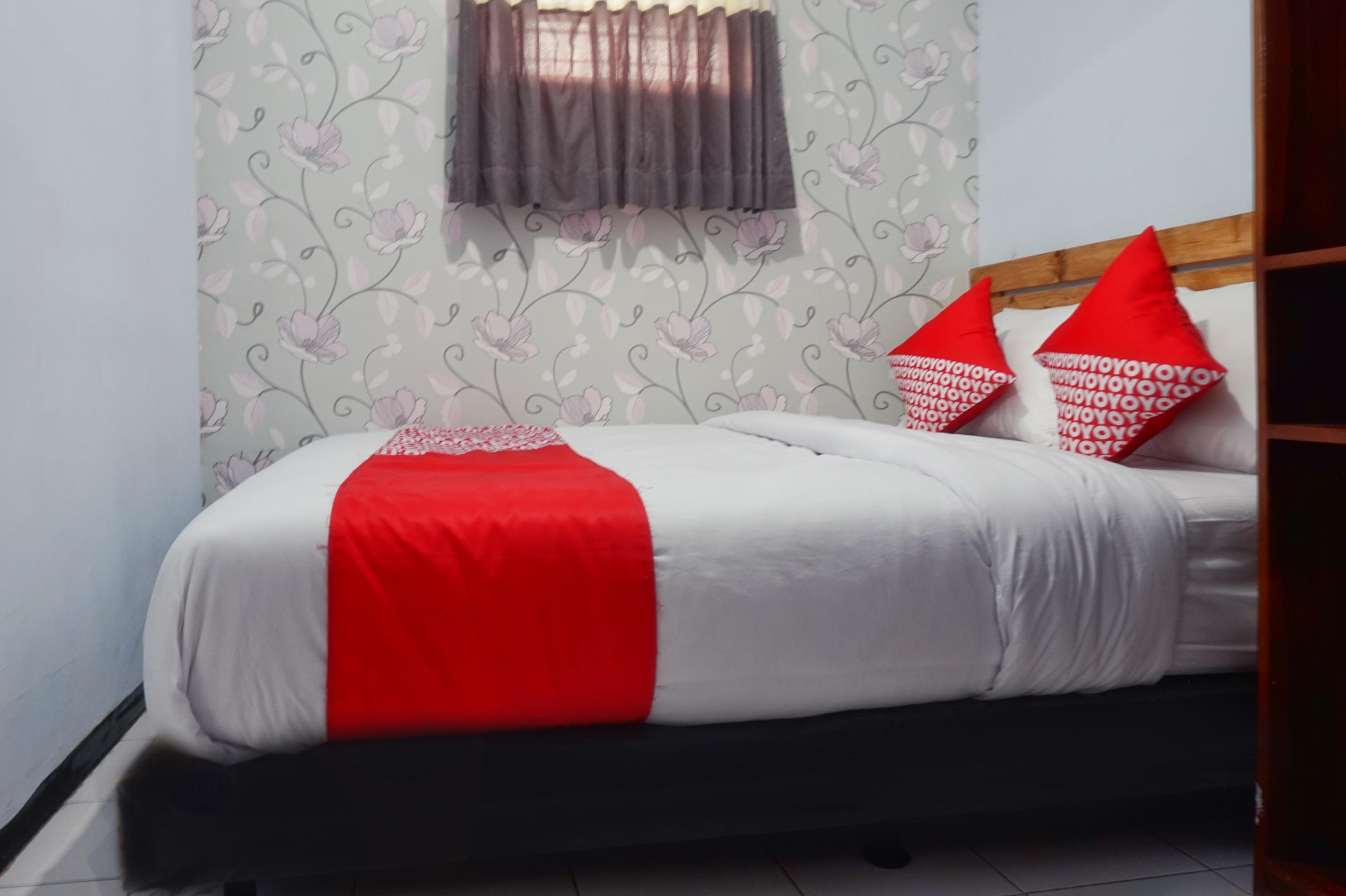 Oyo 1380 Velodrome Family House Syariah Hotel Malang Exterior photo